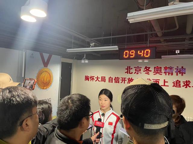 开云体育-追梦亚冬和冬奥 中国花样滑冰队始终“在线”