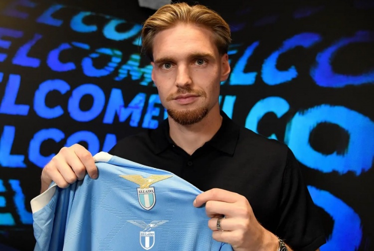 官方：阿贾克斯中场泰勒加盟拉齐奥，据悉转会费1700万欧元