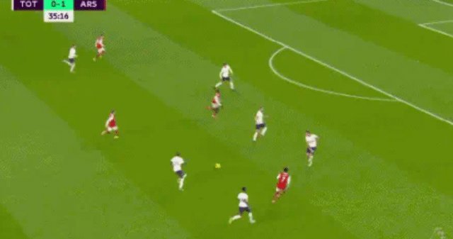 阿森纳脱胎换骨，热刺踢不进大门，球迷跳出来踢人！