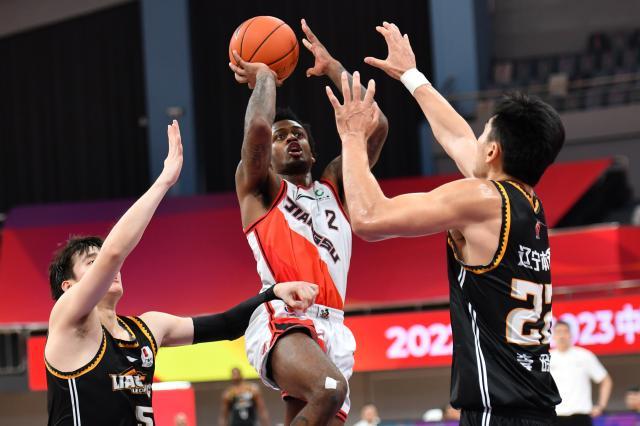 开云入口-爷青回！江苏登顶CBA榜首 他们靠什么触底反弹？