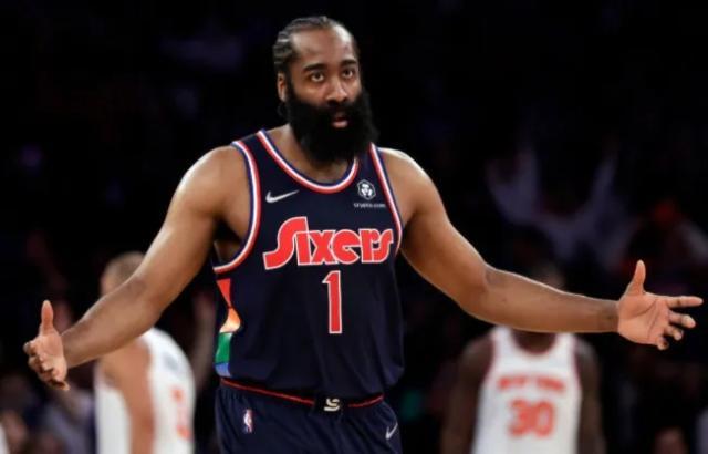 开云体育-哈登续约前景引发热议 ESPN名记：3年1.1亿更合理