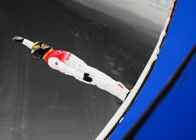 开云平台-齐广璞冬奥实现“大满贯” 空中技巧“5.0时代之王”