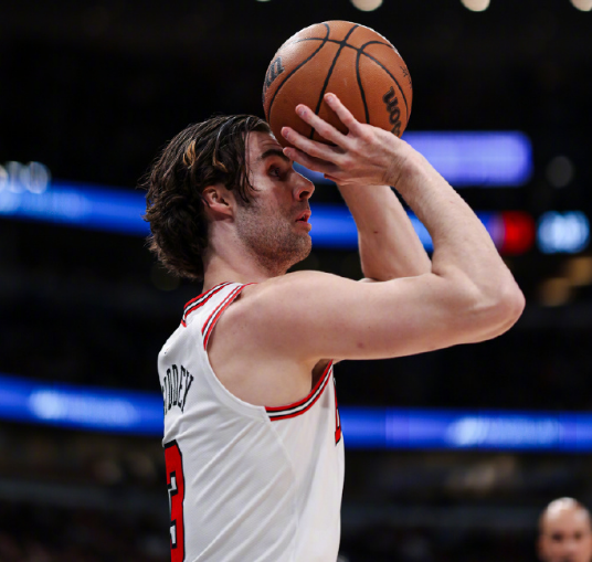 kaiyun-疯狂27-0大逆转！公牛拒被雄鹿横扫终结11连败 吉迪20+14+10